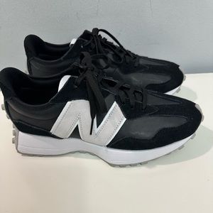 New Balance 327